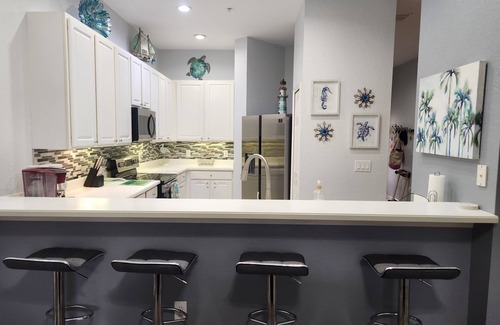Hillcrest Estates Condo | Ideal Family Retreat: 2 Bed Condo Steps from Disney