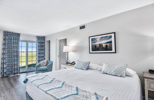 North East Hotel | Bay View Master Suite with Pool and Breakfast Included