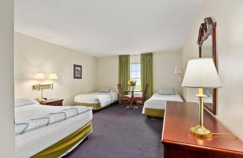 North East Hotel | Inviting First Floor Standard Deluxe with Pool & Breakfast