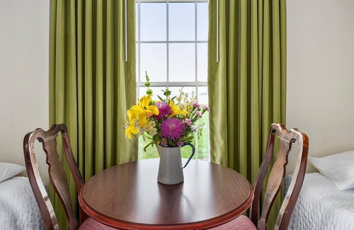 North East Hotel | Inviting First Floor Standard Deluxe with Pool & Breakfast