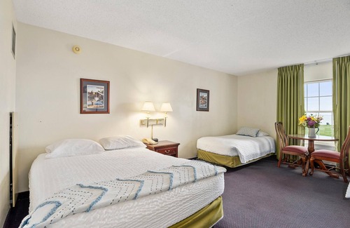 North East Hotel | Inviting First Floor Standard Deluxe with Pool & Breakfast