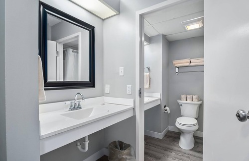 North East Hotel | Bay View Standard Suite with Pool & Family-Friendly Perks