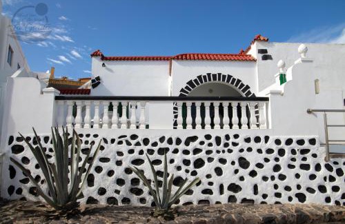 La Garita House | Beachfront Bliss at First Line of The Beach La Garita