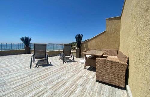 Kavarna Apartment | Beachside Retreat: Sea Paradise Apartment with Pool Access