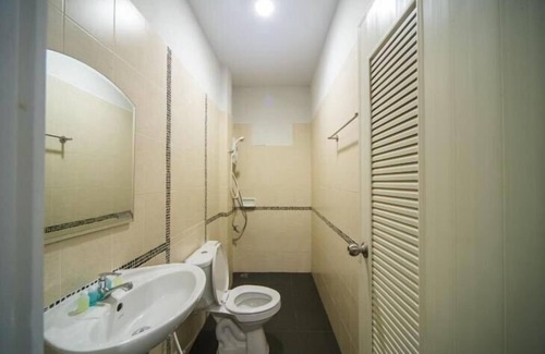 Mae Rim Hotel | Budget-Friendly Stay at First Residence with Breakfast Included