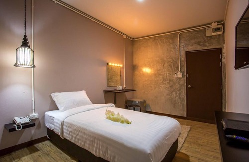 Mae Rim Hotel | Budget-Friendly Stay at First Residence with Breakfast Included