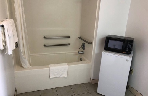 Dover Hotel | Budget-Friendly Stay at First State Inn with Free Breakfast