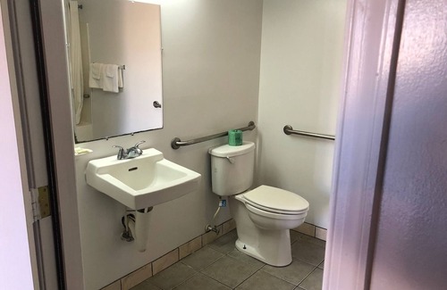 Dover Hotel | Budget-Friendly Stay at First State Inn with Free Breakfast