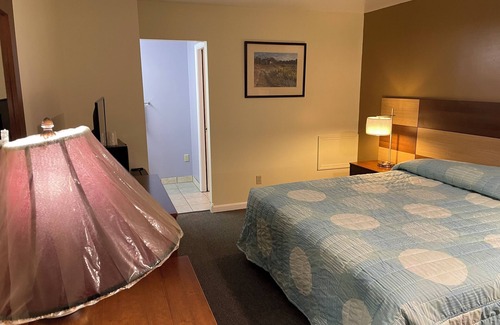 Dover Hotel | Budget-Friendly Stay at First State Inn with Free Breakfast