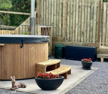 Ayr House | Relaxing Firth View Escape with Sea Views and Hot Tub