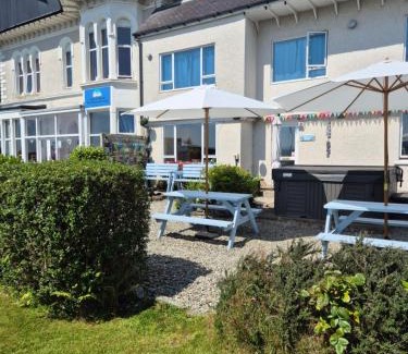 Kilmun House | Inviting Firthview House: Oceanfront & Pet-Friendly Retreat