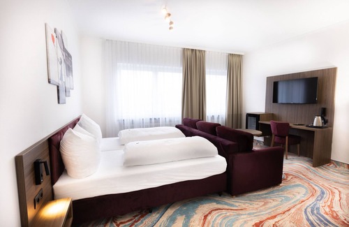 Neumuenster Hotel | Family-Friendly Firzlaffs Hotel Neumünster with Breakfast