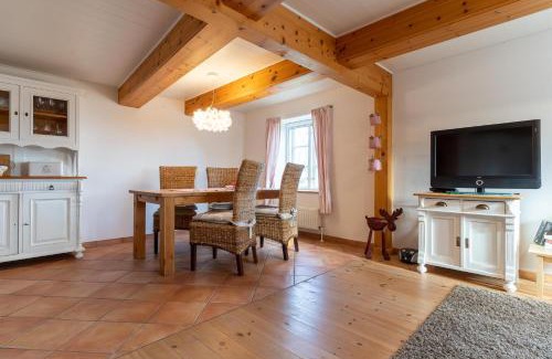 Westerhever House | Fischerhütte: Pet-Friendly Retreat with 4-Star Comfort