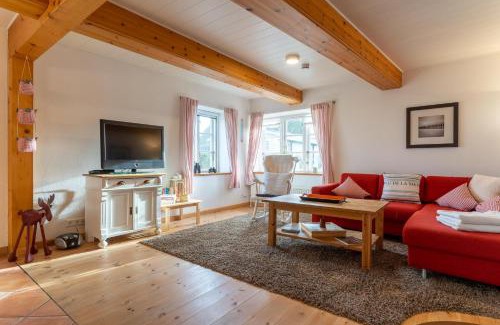 Westerhever House | Fischerhütte: Pet-Friendly Retreat with 4-Star Comfort