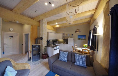 Voehl Apartment | Pet-Friendly Fischerhütte with Ocean Views and Family Amenities