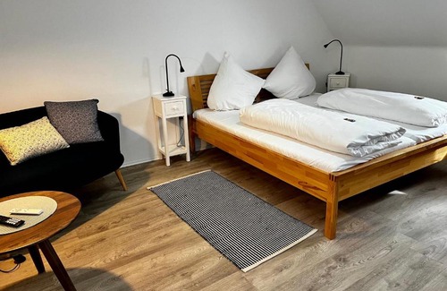 Luetjensee Hotel | Relax at Fischerklause am Lutjensee with Hot Tub & Dining