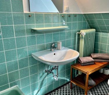 Luetjensee Hotel | Relax at Fischerklause am Lutjensee with Hot Tub & Dining