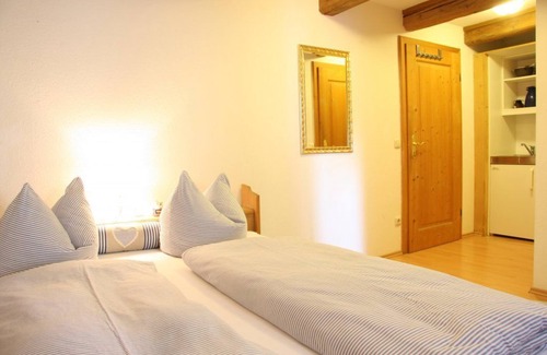 Sankt Heinrich Hotel | Fischerrosl: Family-Friendly Stay with Breakfast Included