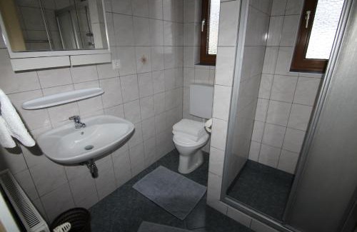 Rappitsch Apartment | Discover Fischerstüberl: Oceanfront Bliss with Hot Tub