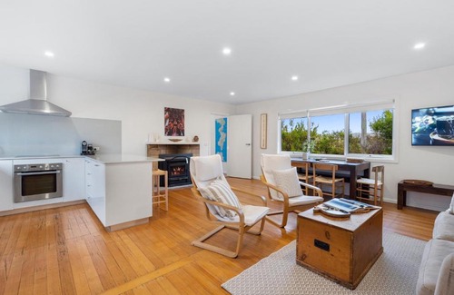Coles Bay House | Discover Fish @ Freycinet: Family-Friendly & Accessible Stay