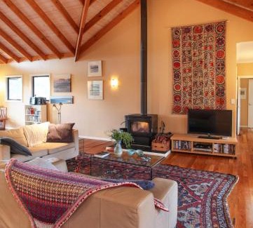 Yallingup House | Discover Family-Friendly Comfort at Fish Frog Hotel