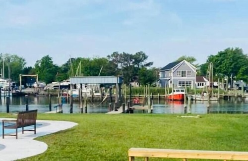 Tilghman House | Fish from the dock, swim in the pool, book now.