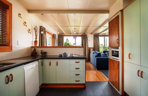 Lumsden House | Experience Comfort with Ocean Views on New Zealand's South Island