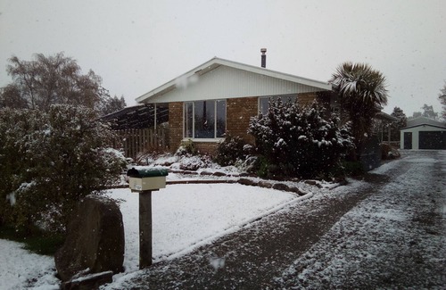 Lumsden House | Experience Comfort with Ocean Views on New Zealand's South Island