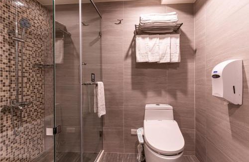 Sinsing District Hotel | Bright Retreat at Fish Hotel Kaohsiung with Family Amenities