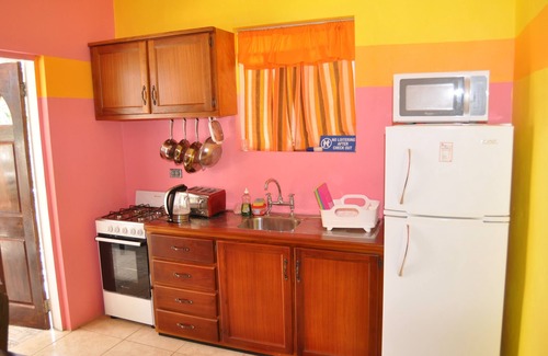 Buccoo Hotel | Cozy Fish Tobago Guesthouse with Spa and Restaurant