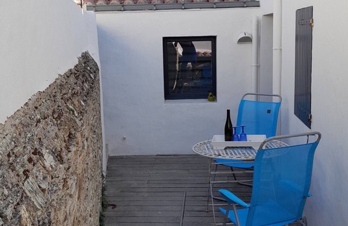 Saint-Gilles-Croix-de-Vie House | Enchanting Fisherman's House with Breakfast Included
