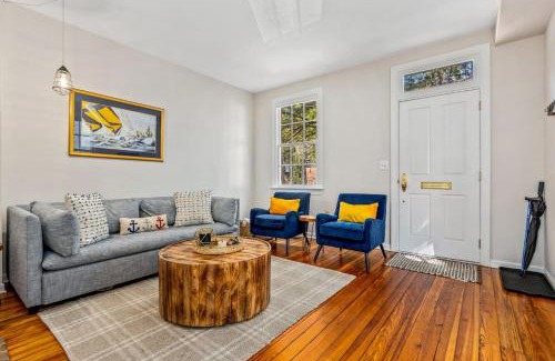 Historic District House | Discover Fisher House - Downtown Annapolis, Pet Friendly Retreat