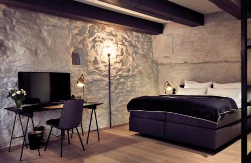 Luebeck Old Town Hotel | Experience Fisher's Loft Hotel: Top-Rated & Pet Friendly