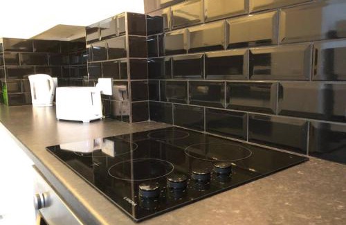 Preston Apartment | Elegant Fishergate ApartHotel: City Centre Family Retreat