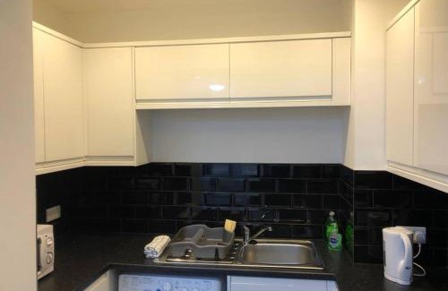 Preston Apartment | Elegant Fishergate ApartHotel: City Centre Family Retreat