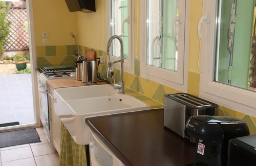 Meschers-sur-Gironde House | Relax at Fisherman's Hut: Oceanfront Getaway Near Beach