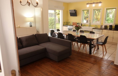 Meschers-sur-Gironde House | Relax at Fisherman's Hut: Oceanfront Getaway Near Beach