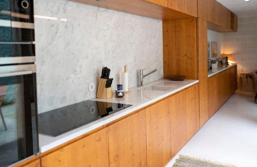Aguda House | Cozy Fisherman's Blues - Oceanfront Beach Retreat