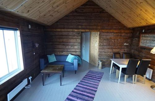 Ballstad House | Charming Fisherman's Cabin with Ocean View in Lofoten