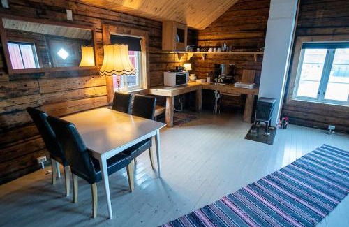 Ballstad House | Charming Fisherman's Cabin with Ocean View in Lofoten