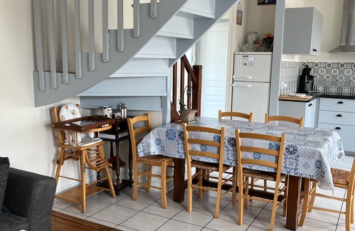 Plouguerneau House | Cozy Fisherman's Cottage: Steps from Beaches and Shops