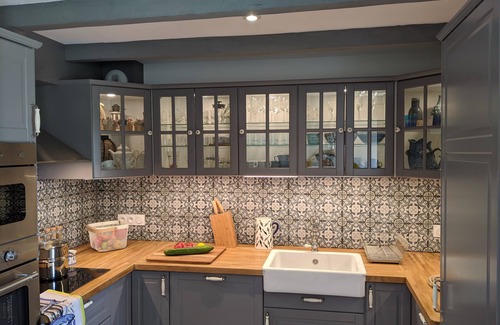 Sene House | Cozy Fisherman's Cottage with Sea View & Hot Tub Escape