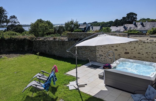 Sene House | Cozy Fisherman's Cottage with Sea View & Hot Tub Escape