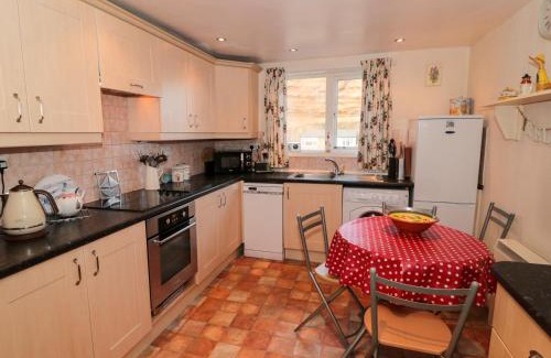 Staithes House | Fishermans Cottage: Family-Friendly Retreat for All