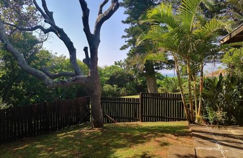Port Edward Apartment | Oceanfront Fishermans Cottage - Pet Friendly & Highly Rated