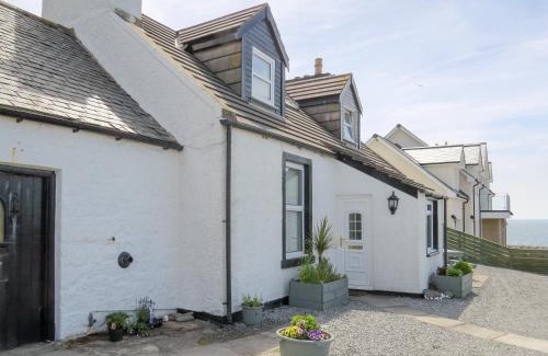 Newton Stewart House | Cozy Fisherman's Cottage: Relax in a 4-Star Retreat