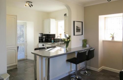 Newton Stewart House | Cozy Fisherman's Cottage: Relax in a 4-Star Retreat