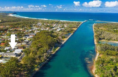 North Haven House | Family-Friendly Fishermans Delight: Pets Welcome!