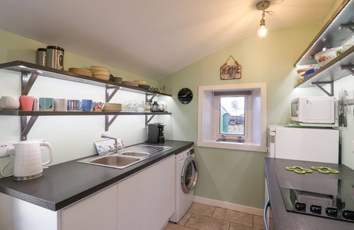Isle of Lewis Cottage | Fisherman’s Holding: Pet-Friendly Retreat with Garden Access