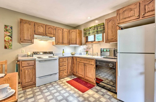 Rice Lake House | Fishermen's Paradise: Fire Pit & Spa on Rice Lake